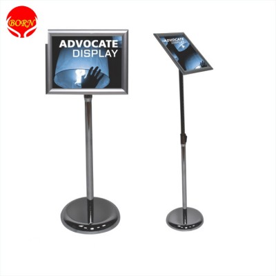 China Manufacture Telescoping pole iron Base Freestanding Poster Holder